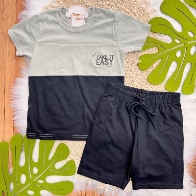 Conj. Camiseta Take It Easy e Bermuda - Verde e Preto